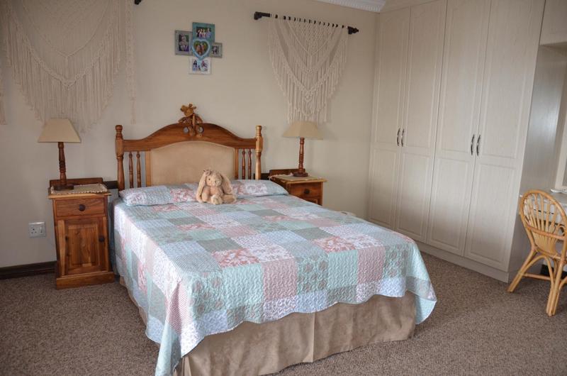 4 Bedroom Property for Sale in Hartenbos Heuwels Western Cape